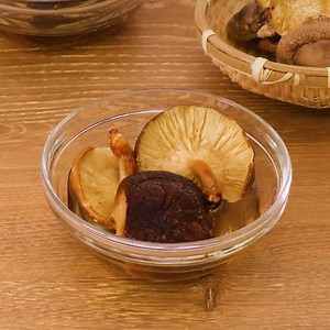 料理の基本！ 干ししいたけの戻し方のレシピ動画・作り方 | デリッシュキッチン