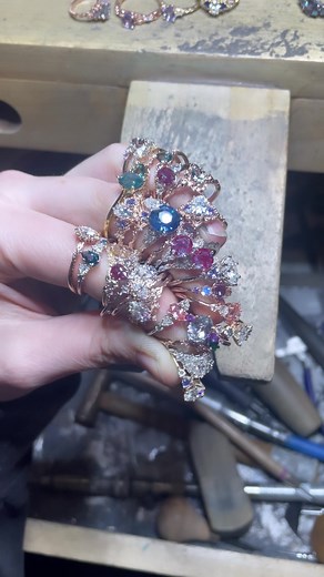 Working 🖤🙏🏻🧚🏻 #engagementring #engaged #jewelry #jewelrymaking #jewelrydesigner #jewelrytok #jewelrytiktok