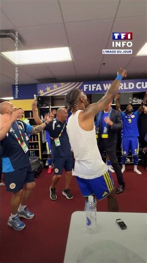 🇨🇼⚽ The Dutch royal family celebrates Curaçao's historic draw with the players! | TF1 INFO