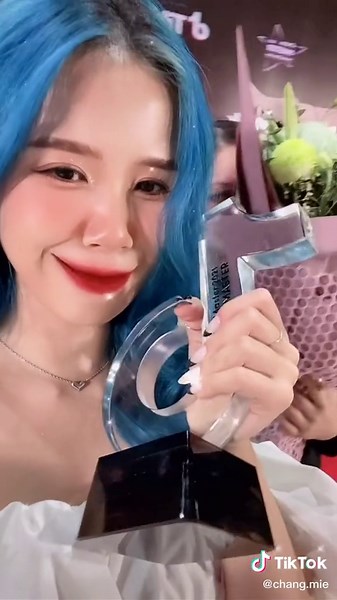 Mie Hạnh Phúc Nhận Giải Quán Quân Vocal Master 2021