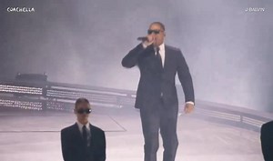 1.2M views · 34K reactions | #coachella | Will Smith interpretando el tema original “Men In Black” en #Coachella2024 con #jbalvin | Los Mitoteros Show | Facebook
