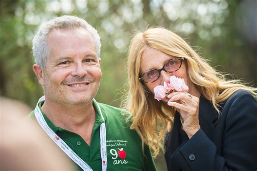 "Si je devais me réincarner, ce serait en rosier" : pourquoi une rose Sandrine Kiberlain baptisée dans l'Allier ?