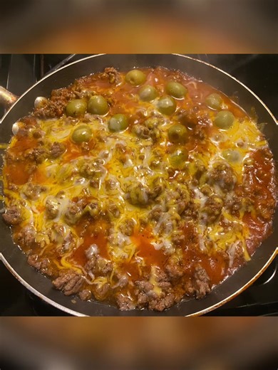 There’s nothing better than some homemade loaded meat sauce with spagetti and rotini pasta for my picky eaters lol #homecook #cookingformyfamily #HomeCookedMeals #italian #homecooking