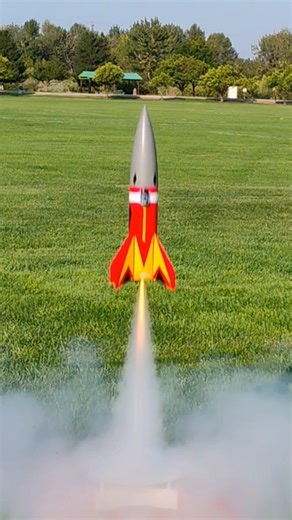 Turbo Blast Frenzy! Estes Big Daddy Rocket Launch.#shorts#rocketry