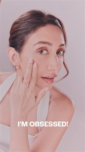 Lakmē Skin on Instagram: "Sensitive skin girlies, we heard you missed some signs your skin barrier was giving you? 🙁 But no stress, with the new, upgraded Lakmē Peach Milk moisturizer duo, your skin barrier has nothing to worry about. Enriched with pro-ceramides and peptides, this duo will leave your skin craving for more! 😍 Keep your glow mode on! ❤️ LAKMĒ [Skin Barrier, Moisturizer, Lakmē, Peach Milk, Pro-Ceramides, Peptides, Repaired Skin Barrier, Sensitive Skin] #LakmeIndia #