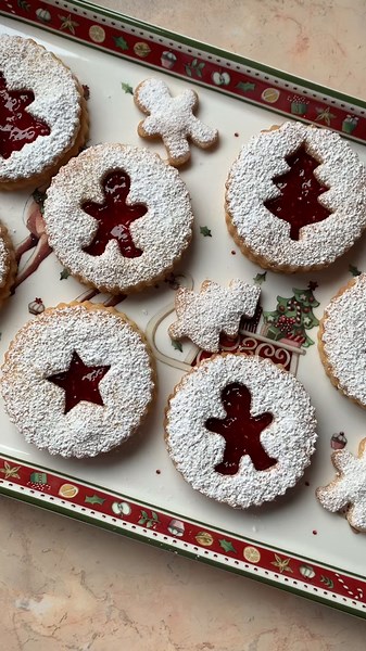 Delightful Linzer Cookies Recipe for Christmas