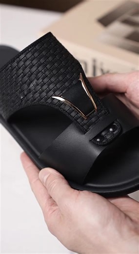Stylish Men's Sandals for Summer Comfort