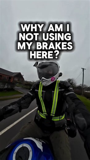 Hairy Monkey Bike 🐒🏍️🇬🇧 on Instagram: "Why am i not using my brakes? The simple answer is that motorcycles generally have strong engine braking so that with some planned riding there isn't any need in a lot of circumstances. There is though a problem with that - no brakes = no brake light. The brake light is an important means of giving information to other road users (like indicators or the horn) and so it's important to check mirrors before adjusting speed and use that to inform a decision