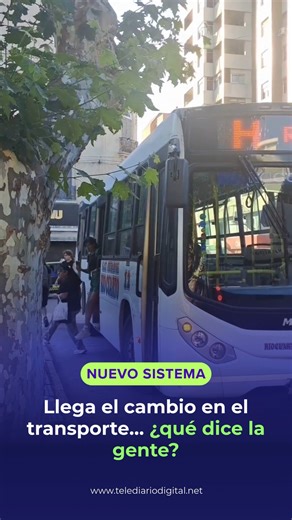 Telediario on Instagram: "🚍 CAMBIA EL TRANSPORTE EN RÍO CUARTO Desde este domingo 1 de febrero empieza a funcionar un nuevo sistema de colectivos en la ciudad. Se eliminan los transbordos en Plaza Roca, los recorridos serán más directos y prometen reducir los tiempos de espera. Las líneas A, B, C y D continúan funcionando sin cambios. Durante febrero el servicio operará con horarios de verano y los recorridos ya se pueden consultar en Google Maps. ¿Qué se escucha en la parada? Cansancio, bronca