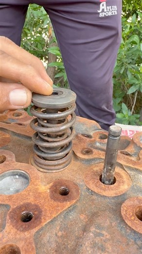 Rusty Head Valve Lock adjustment tips #shortsfeed #trending #skills