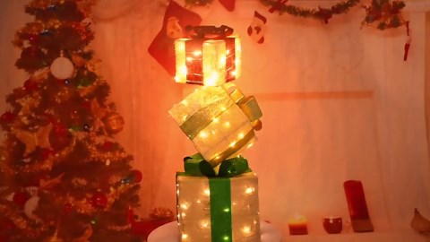 Set of 3 Stacked Lighted Gift Boxes Christmas Outdoor Xmas Decoration,80LED Outside Artificial Gift Boxes Light Up Christmas Tree Present Boxes with Bow Battery Powered