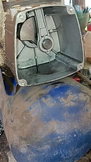 crank shaft operating system .