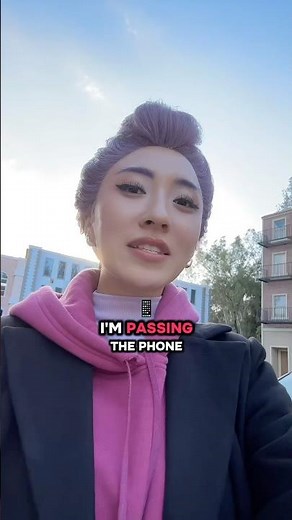 Kpop Demon Hunters passing the phone 😂