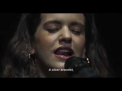 Rosalia cantando Flamenco en VIVO! (English Sub)
