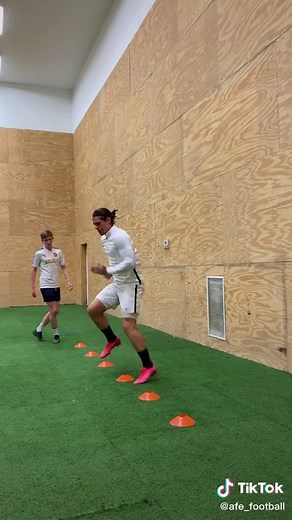 Soccer Warm-Up Training with 6 Cone Drills