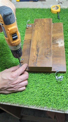 DIY Wall Organizer #DIYHome #Woodworking #HomeOrganization #DIYCrafts #SpaceSaving