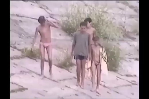 Crimea 027 - fun on the beach with Paschenka and friends.mp4