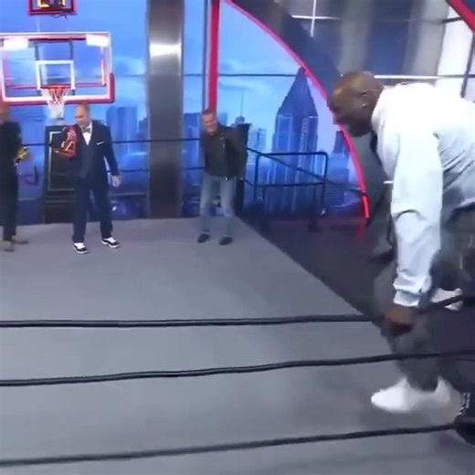 With the NBA agreeing to TV deals with NBC and Amazon, next season will mark the FINAL for Inside the NBA... Take a look back at the funniest moments featuring Chuck and Shaq 😂 (📽️: NBA on TNT) | DraftKings