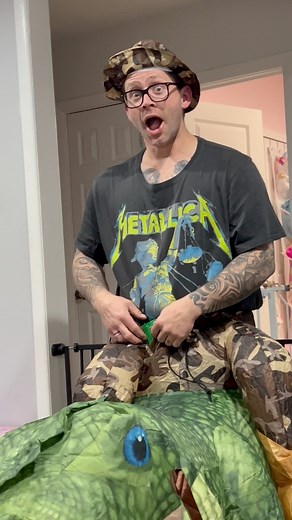 I think it’s safe to say Dani would NOT like the dinosaur attraction 😂😂 #dinosaur #fypシ゚viralシfypシ゚viralシalシ #notafan | Toni Prestia