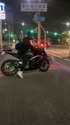 Suzuki GSX-R750 K7 M4 Sound Compilation