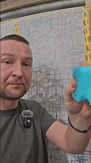Efekt dekoracyjny tapety w kratkę z szablonem #okiemwykonawcy #remontdomu #diy #budowadomu