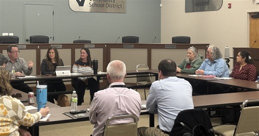 Sioux City School District union teachers & other workers seek pay raises in opening proposal