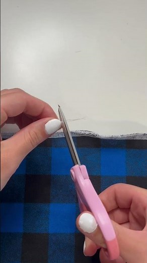 DIY reusable paper towels with a serger! Use flannel fabric & cut to 11” x 13” then serge! #sew