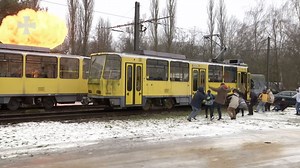 176K views · 1.7K reactions | Eine Bombe explodiert, der Boden bebt...