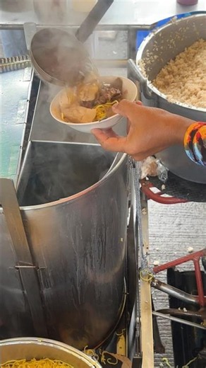 Filipino Street Food Beef Mami #phillipinesstreetfood #mamipares