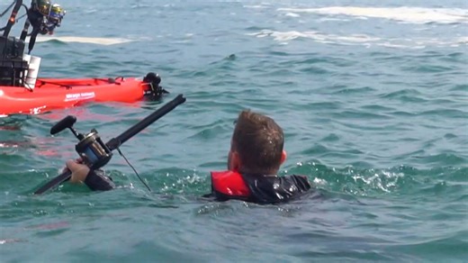 Kayaker pulled overboard by huge fish | Field Trips Panama | Field Trips with Robert Field