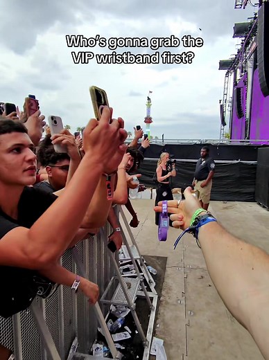 VIP Wristband Battle at Rolling Loud Orlando