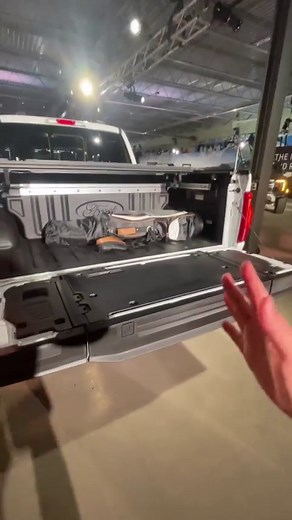The 2024 #ford #f150 has a new tailgate design | CarBuzz