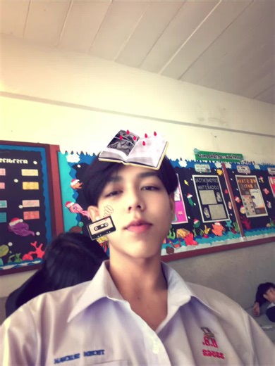 วิดีโอของ คุณชายเต (@t.techin_) พร้อมเพลง คนสวย - BETAYOURBITCH