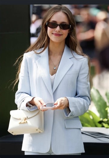 Rebeccadonaldson & Lilyzneimer: WAGs vs. Barbie