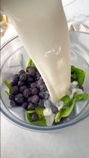 The Smoothie That Made Me Love Spinach 😍😍 #recipe