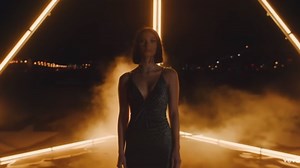 ¿Quién es la “doble” de Dua Lipa que aparece en el videoclip de Sebastián Yatra?