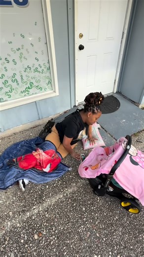 Abrion💕 on Instagram: "If you see the line… now you know 👀 We open tomorrow Loans up to $7,500 available! #taxes #taxseason #file"