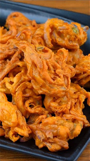pyar ke pakode #shorts #food #foodie #foodlover #streetfood #pakoda #pakorarecipe #pakode #homemade