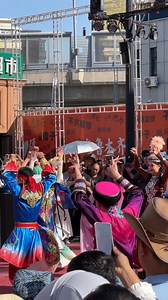 #Xinjiang dancers from various ethnic groups showcase their vibrant cultural heritage on the bustling streets of Xinjiang Grand Bazaar! With hearts full of pride and joy, these talented performers exude the essence of Xinjiang through every graceful movement 💃🕺. #Dance #Performance | Discover Xinjiang