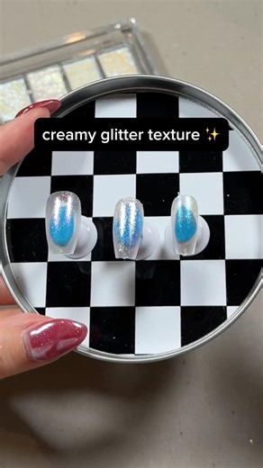 Creamy glitter powder texture ✨ | nail close-up