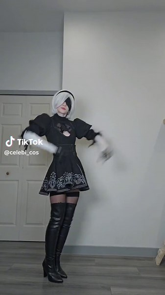 2B felt like the right choice for this dance 😅💞💞 happy holidays!! #cosplayer #2b #cosplay #nierautomata #nier