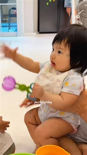 Puttichai Kasetsin Turkey on Instagram: "Sweet Family 🥹❤️ . . . #viral #shorts #reels #baby #babyshower #girl#fatherson #cutebaby #funnybaby #trending #kids #pjพีร์เจ #push_dj #ดีเจพุฒ #พ่อพุฒ #พีร์เจ #puttichaikasetsin #Jayypearl #baby #babygirl #mybaby #loveislove"