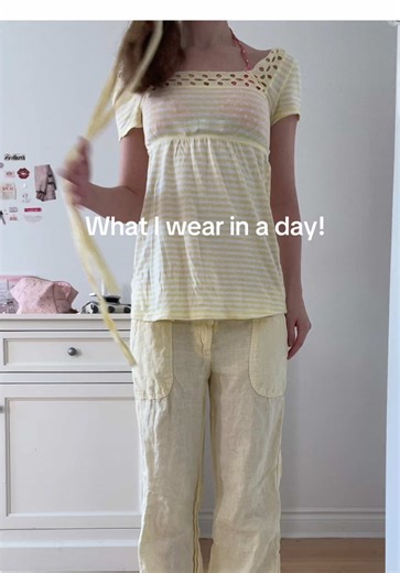 This is a vacation edition (I am not in vacation YET, just planning) so my style might be a bit different and more colourful! #outfitinspo #babydoll #ootd #2000s #chloepaddington