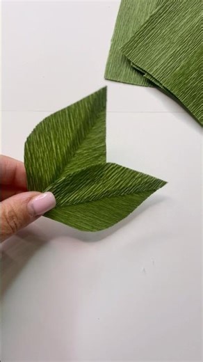 How to Make Crepe Paper Leaves 🌿 (Easy DIY)