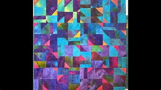 Get ready for a quilting party with Alex and Ricky as they roll out the red carpet for the fabulous Karla Alexander! Ricky’s diving in with his super-cool ‘Blink Block’ improv vibe—think slicing, dicing, and shifting for a fast, fun patchwork explosion. Then Karla steals the show with her genius ‘littles’—tiny improv units that skip the paper-piecing hassle. She’ll also spill her secrets for nailing inset circles and arcs with total swagger, plus drop some game-changing hacks like using Post-it 