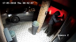 Thieves Steal Mercedes-Benz By Hacking the Keyless Entry in 23 Seconds