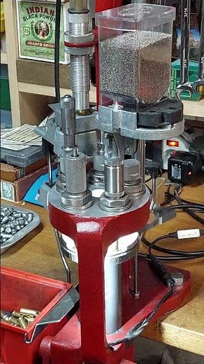 Hornady Lock N Load with Lee Auto-Disk Powder Measure