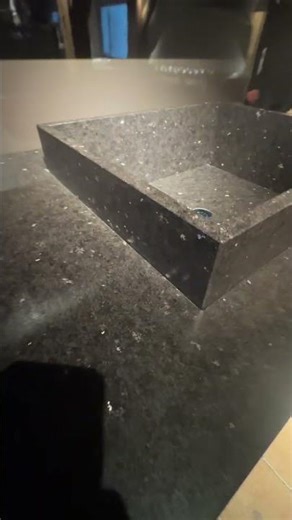 Tjener station på AURE - Michelin Resturant i København