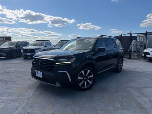 Check out the Used Crystal Black Pearl 2023 Honda Pilot at Bay Ridge Honda !