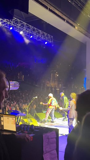 @greek_theatre #robbiekrieger band doing ‘Light My Fire’ tonight! -BFI | Billy Idol